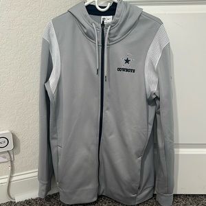 NFL Men’s Dallas Cowboys Therma Fit Large zip up hooded, light weight jacket.